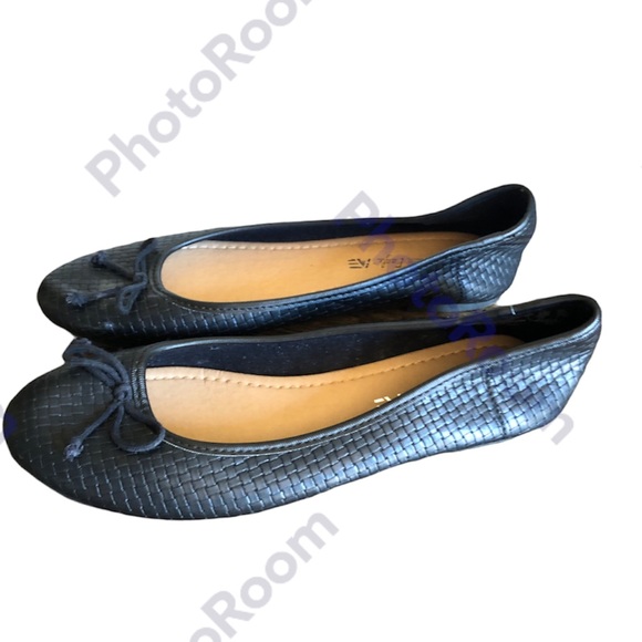 American Eagle Flats Size 8.5 In EUC - Picture 3 of 6